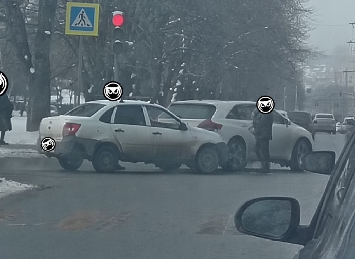 Очевидцы сообщают о ДТП на улице Пушкина в Пензе