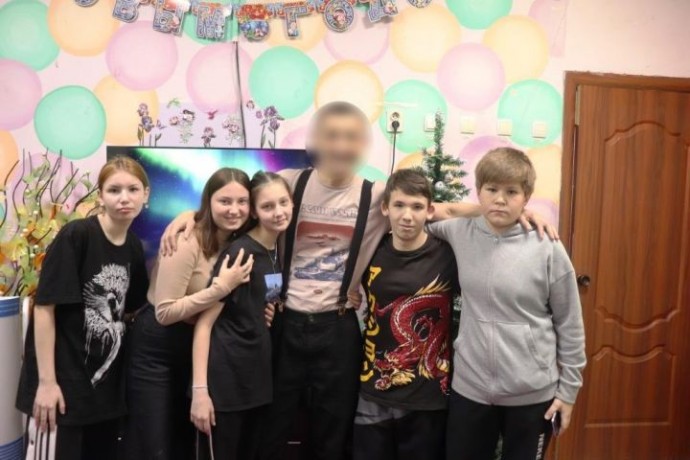 Астраханский преподаватель соццентра рассказал своим воспитанникам о службе бойцов СВО