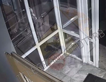 В Уфе мужчина избил женщину на глазах двоих детей - ВИДЕО