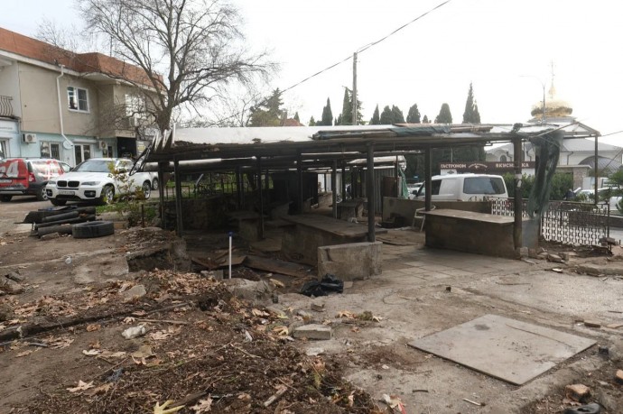В Кореизе снесли незаконные НТО на месте бывшего рынка