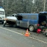 Три человека погибли в ДТП с участием микроавтобуса и легковушки под Кировом
