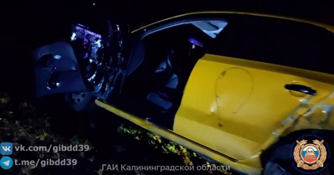 После смертельного ДТП в Славском районе, где легковушка врезалась в машину и сбила пешехода, следователи возбудили дело