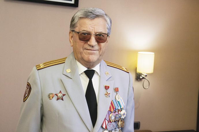 Тихонов: "Пенсии у нас нищенские. В России коренное население должно быть миллионерами, как в Норвегии"