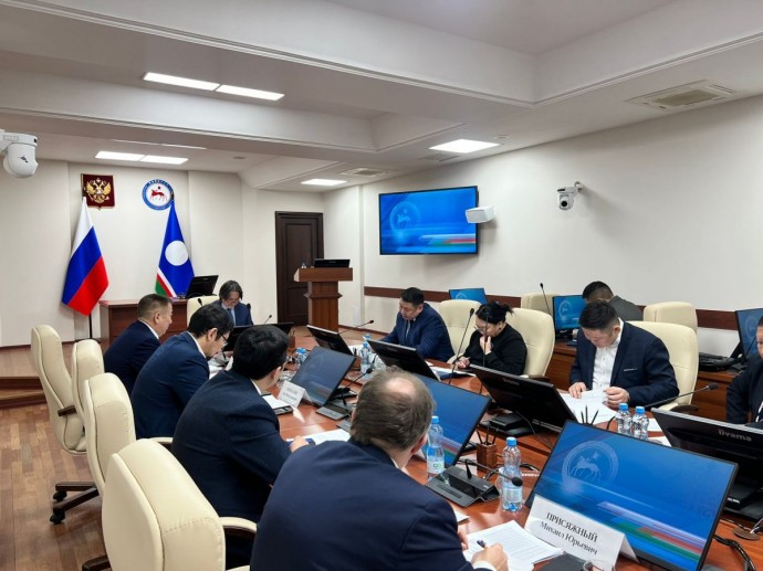 Джулустан Борисов провел совещание по подготовке ежегодного отчета правительства Якутии