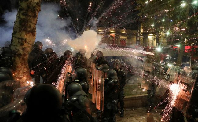 Беспорядки в Грузии: Зурабишвили призвала и дальше рушить крепость изнутри
