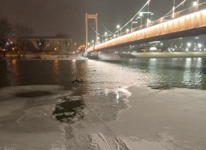 В крещенскую ночь в центре Пензы чуть не утонул мужчина