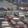 В Курске две иномарки перекрыли движение на улице 50 лет Октября