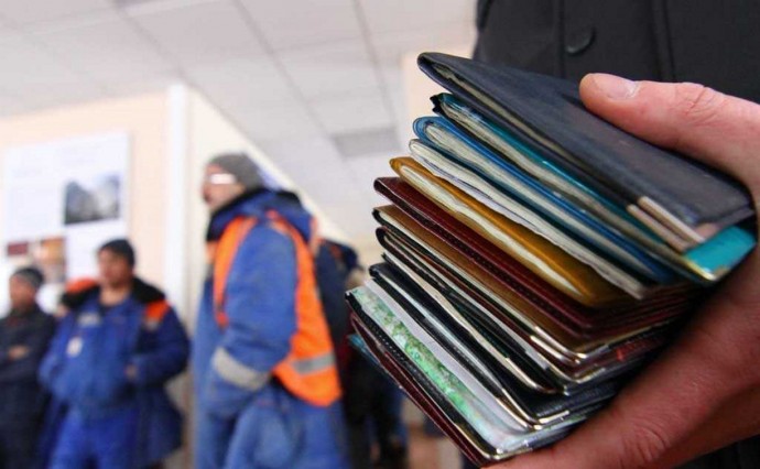 На Сахалине поймали иностранца с поддельным трудовым патентом