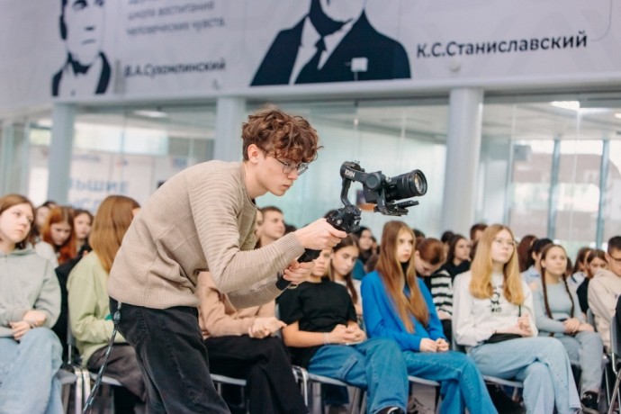 В 2025 году в ВДЦ «Смена» уделят особое внимание патриотическим программам