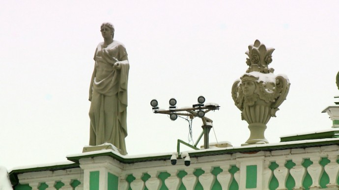 Новую систему видеонаблюдения установили вокруг Зимнего дворца