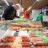 Продукты для новогоднего стола обойдутся россиянам в 8,1 тысячи рублей