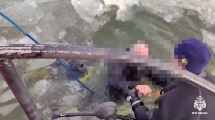 Тела двух утонувших в Приморье мужчин, извлекли из воды