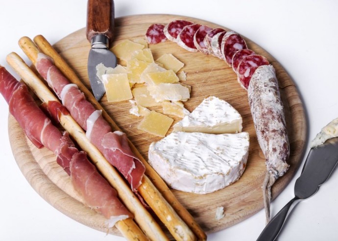Полный запрет. В России запретили ввоз мясных и молочных продуктов из Евросоюза