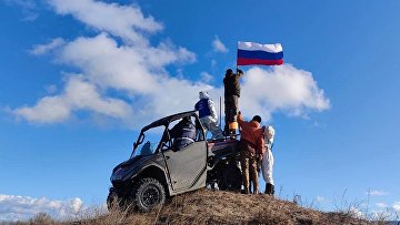 На Бугазской косе волонтеры ЕР ликвидируют последствия разлива нефтепродуктов