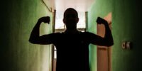 39-летний астраханец избил двух полицейских