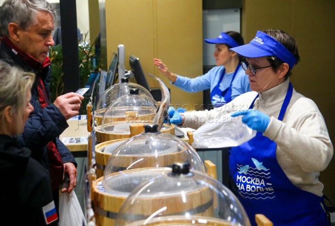 Около 47 тонн рыбной продукции продано на рынках «Москва – на волне» за новогодние праздники