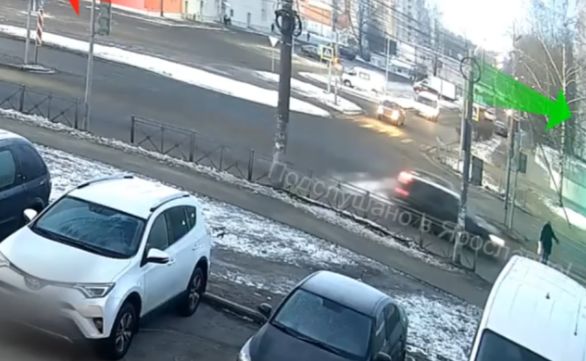 В Ярославле водитель «Лады» сбил девушку на пешеходном переходе
