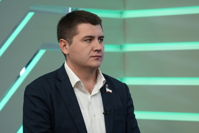 Депутат Госсовета РК Сандалов: «Патриотизм — это когда человек сам подписывает контракт и идёт воевать»