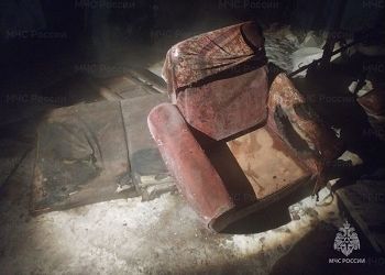 В Белогорске из задымленного дома спасли двух человек