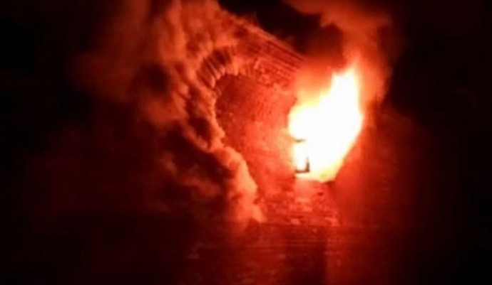 В Приморье потушили крупный склад