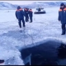 Автомобиль УАЗ с двумя рыбаками провалился под лед озера Байкал в Ольхонском районе