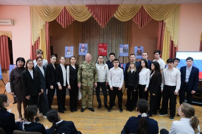 Участники СВО провели со школьниками «Разговор о важном»