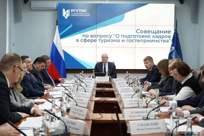 В России по направлению туризма и гостеприимства принимают более 100 вузов и 1,3 тыс. колледжей