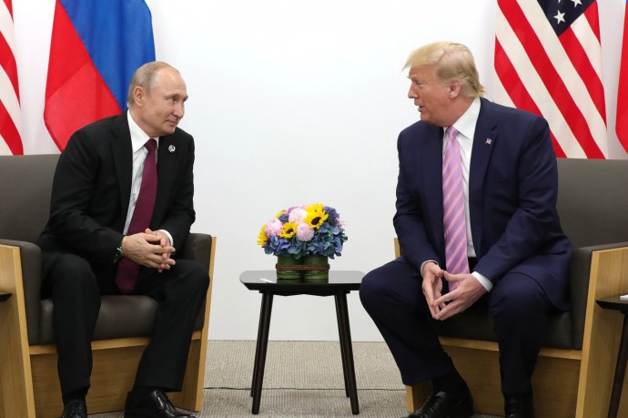 В СФ предположили, в какой стране могут провести встречу Путин и Трамп