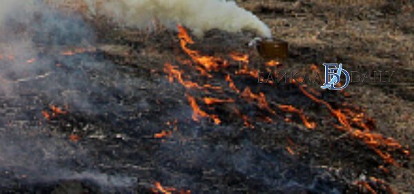 В селе Бурятии огонь угрожает лесу
