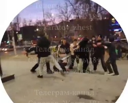 Около "Триумф Молла" произошла массовая драка молодёжи