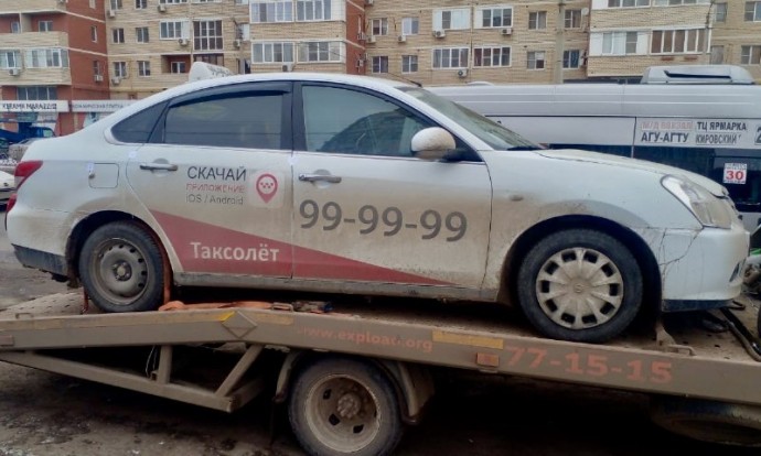 Астраханский таксист не платил алименты и остался без машины