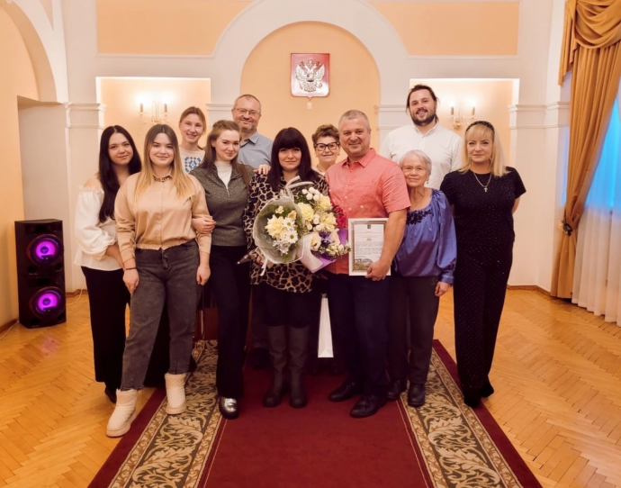 В Боровичах семья Киселевых отметила серебряную свадьбу