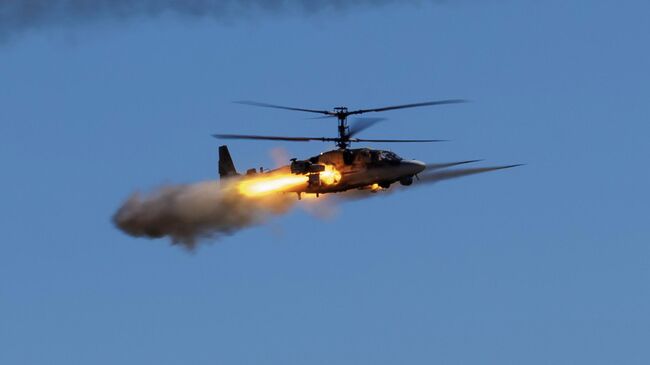 Экипаж вертолета Ка-52М уничтожил технику и боевиков ВСУ в Курской области
