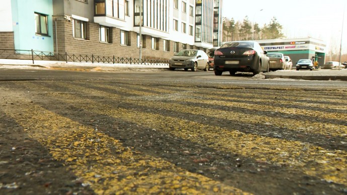 В Петербурге ужесточили штрафы за неправильную парковку во дворах