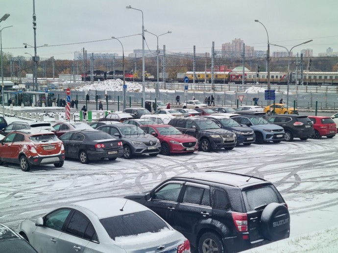 Ликсутов: В Москве заработали пять новых парковок со шлагбаумом