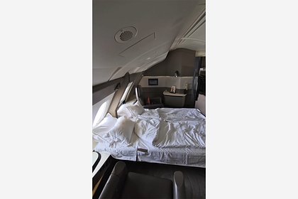 Россиянин провел полет в каюте самолета с кроватью и описал ее фразой «в объятьях роскоши»