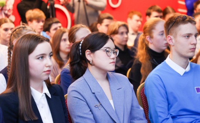 На Сахалине подвели промежуточные итоги кадровой программы для молодежи "Формула карьеры"