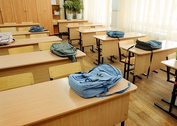 В Приамурье школа заплатит ученице за сломанную руку