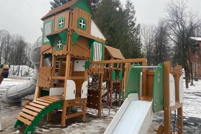 В Смоленске в Лопатинском саду появится новая детская площадка