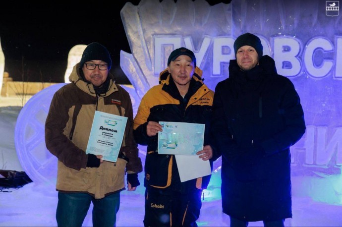 Якутские ледовые скульпторы победили в конкурсе «Пуровское сияние 2024» в Ямало-Ненецком округе