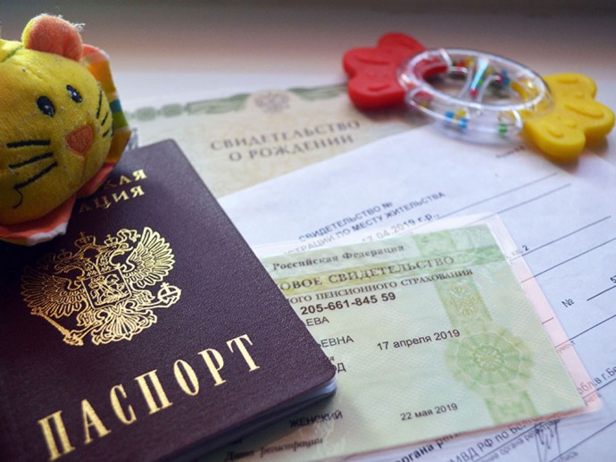 Гладков прокомментировал жалобу белгородки на задержку выплаты пособий многодетным семьям