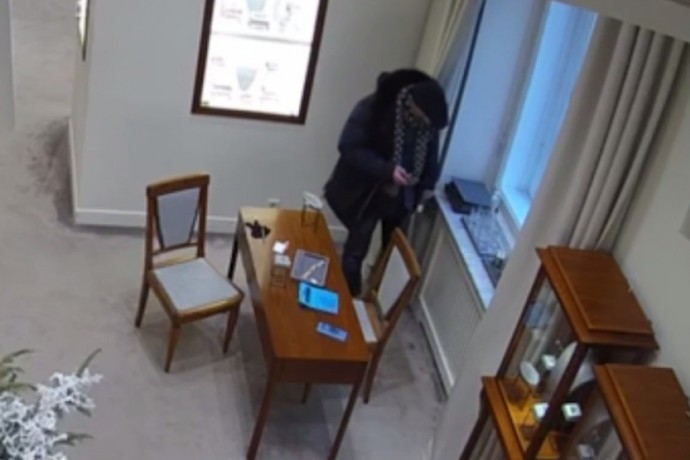 Вор-рецидивист, обокравший ювелирный салон в Питере, попался в Подмосковье