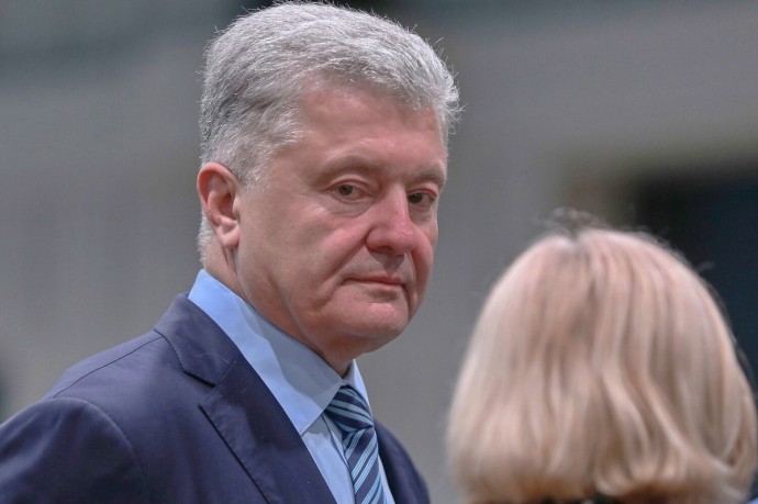Порошенко* заявил, что Украине не удалось выстроить диалог с Трампом