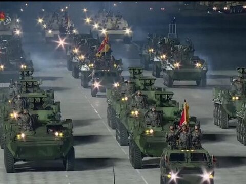 Секретный БТР из КНДР, похожий на Stryker, сожжет своими ПТУР любой танк НАТО