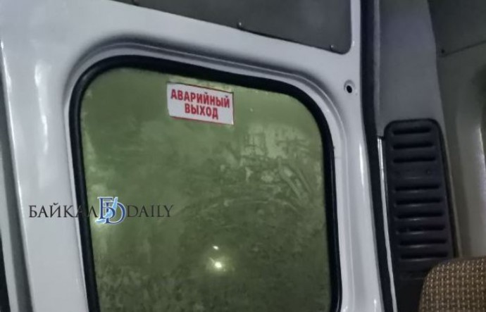 В Улан-Удэ неизвестный помочился на девушку прямо в маршрутке
