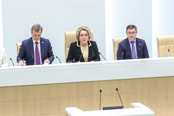 Матвиенко призвала кабмин пояснить, как будет решаться проблема нехватки кадров