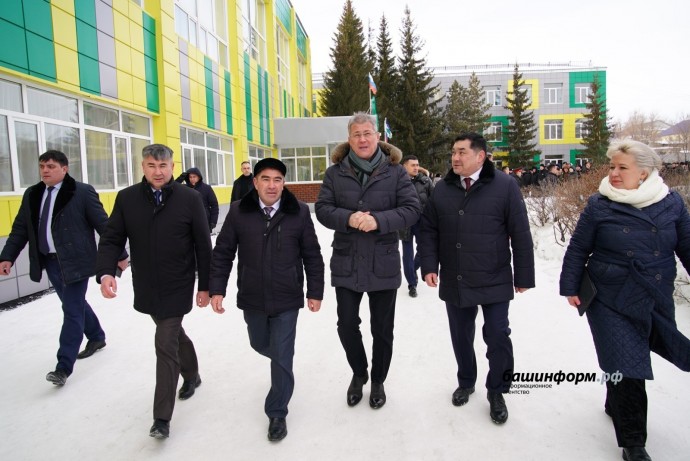 Радий Хабиров посетил общежитие Зауральского агропромышленного колледжа