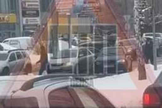 На проспекте Победы в Пензе образовался затор из-за тройного ДТП