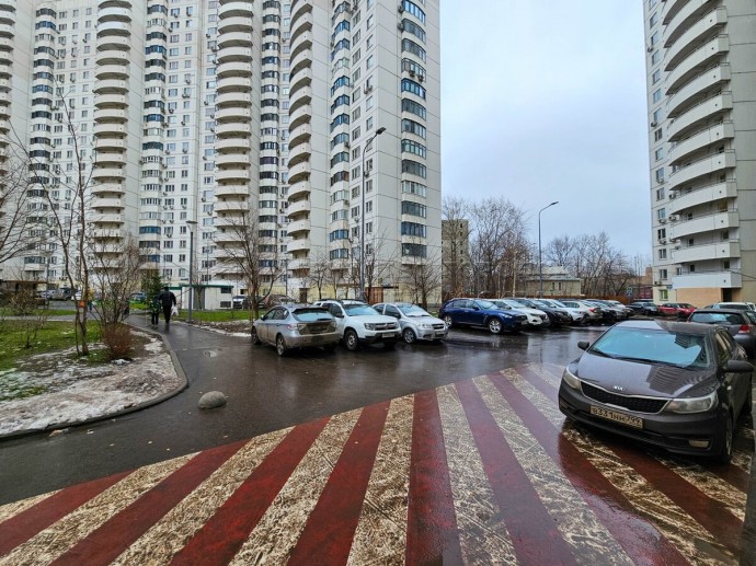 Общедоступная парковка на 30 машиномест появилась в Отрадном
