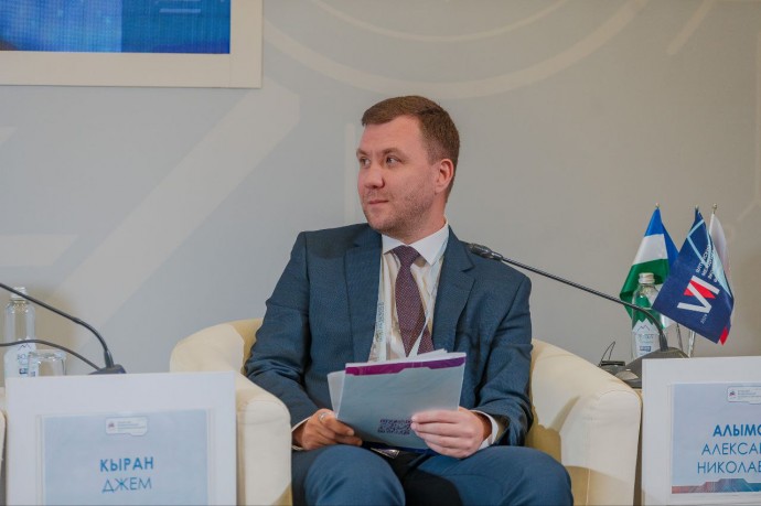 Александр Алымов предложил наказать астраханского министра за распространение фейка